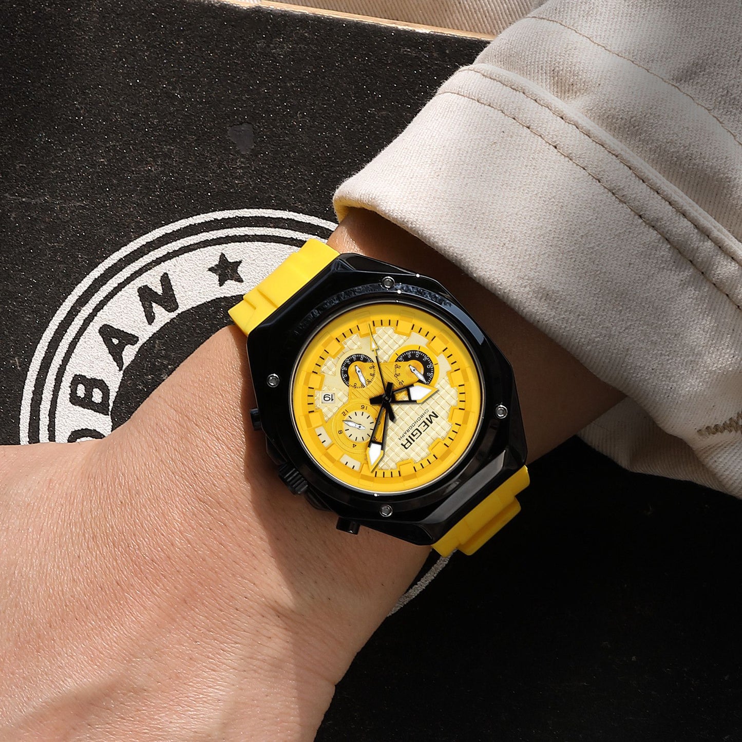 MEGIR Brand Men Quartz Watch Luxury Sport Wristwatches Waterproof Luminous 24 Hours Chronograph Clock Date Reloj Hombre 8118