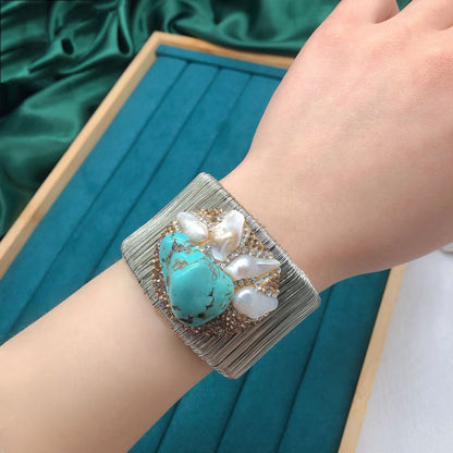 Female Versatile Design A Luxurious Baroque Bracelet