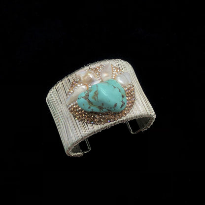 Female Versatile Design A Luxurious Baroque Bracelet